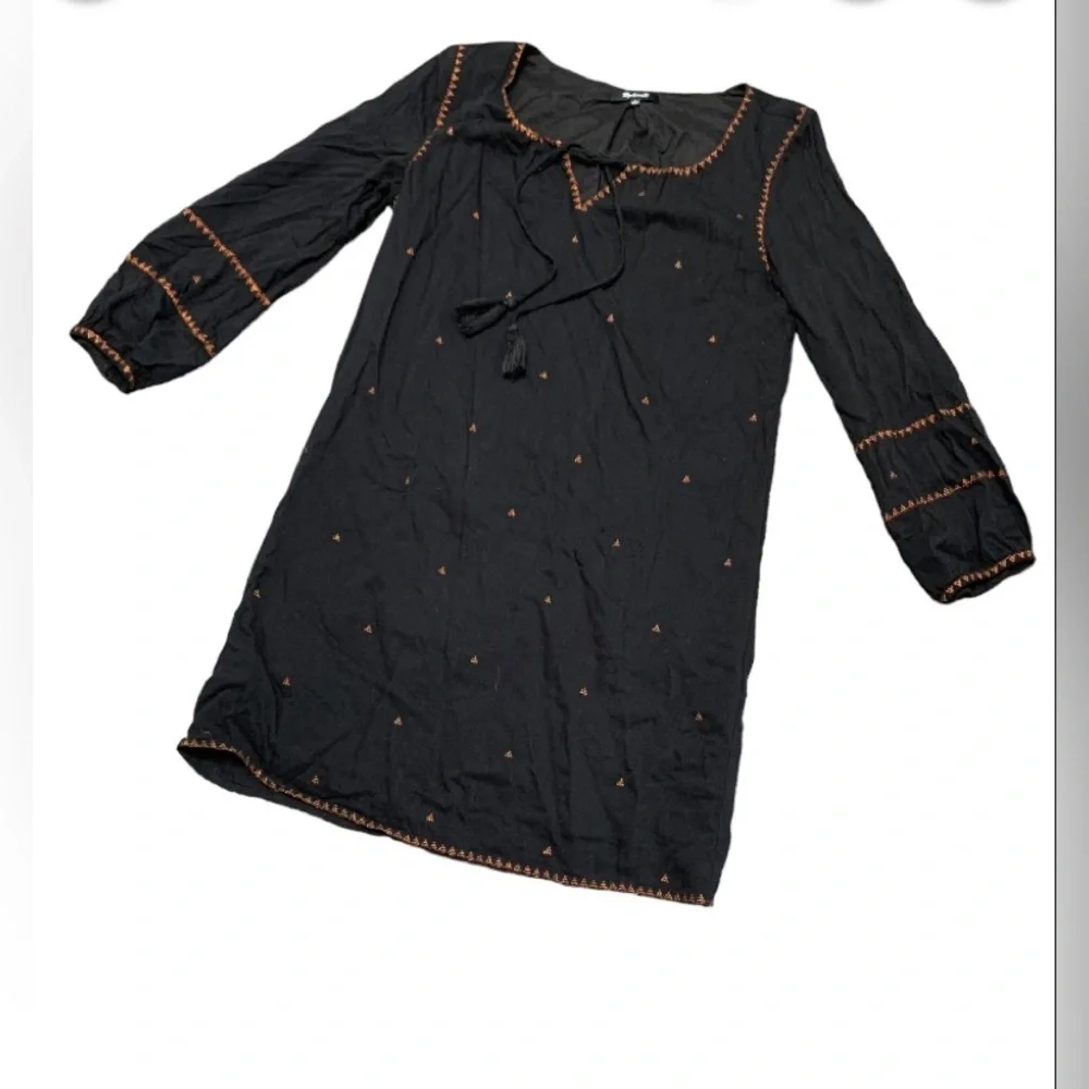 Madewell Signal Embroidered Shift Dress.  Sz S.    EUC!